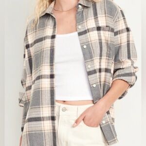 Old Navy Boyfriend Flannel Shirt Size L Gray Beige Plaid Button Down Oversized